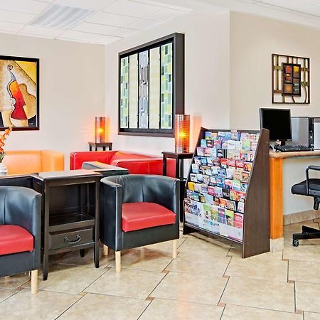 Days Inn Austin Crossroads מראה חיצוני תמונה