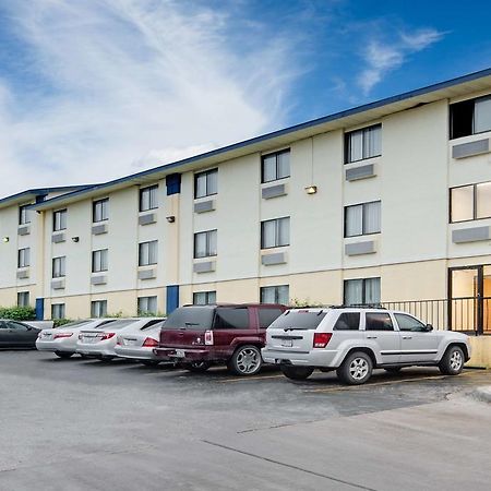 Days Inn Austin Crossroads מראה חיצוני תמונה