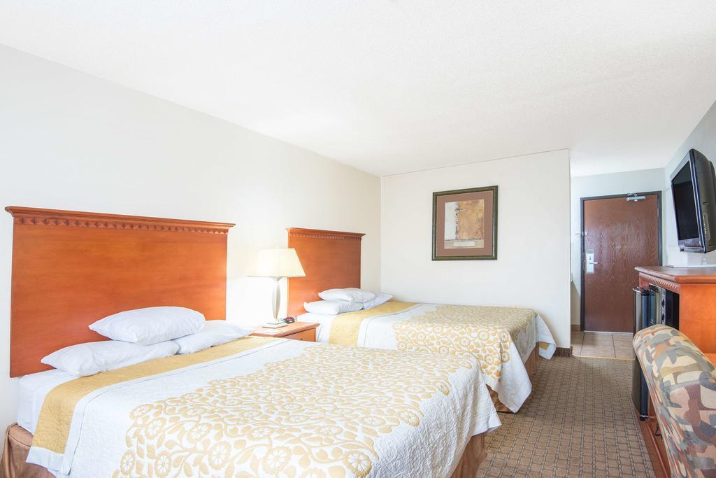 Days Inn Austin Crossroads מראה חיצוני תמונה