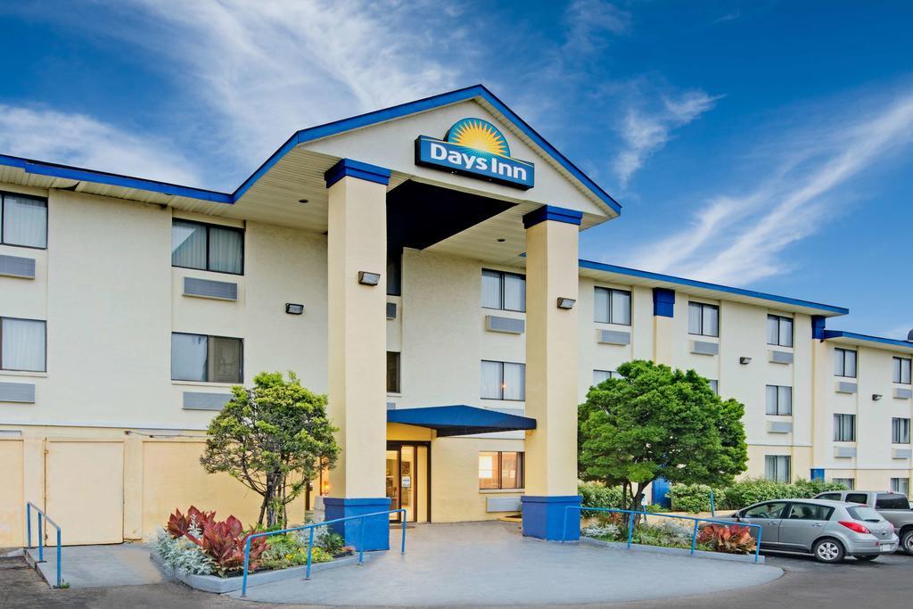 Days Inn Austin Crossroads מראה חיצוני תמונה