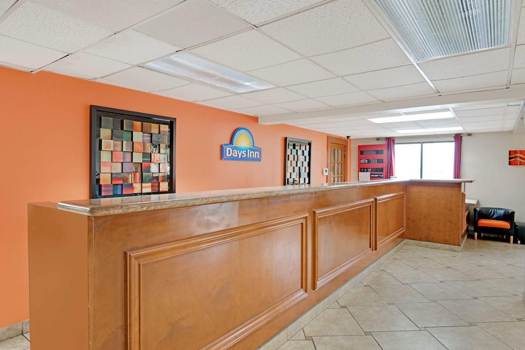 Days Inn Austin Crossroads מראה חיצוני תמונה
