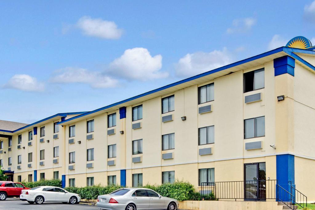 Days Inn Austin Crossroads מראה חיצוני תמונה